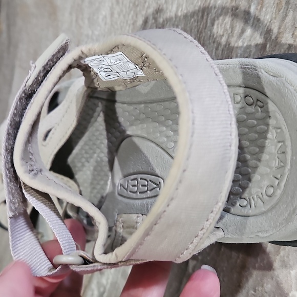 Keen Sandal Rose Size 6 Color Gray - Picture 4 of 7